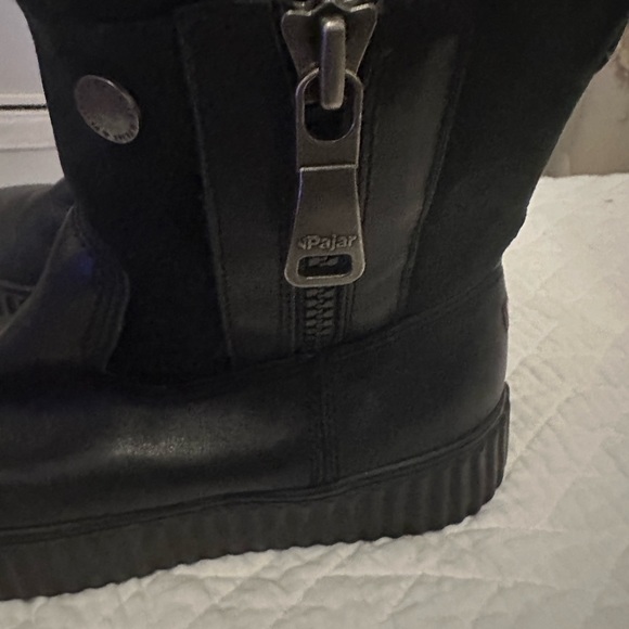 Boots - Picture 6 of 16